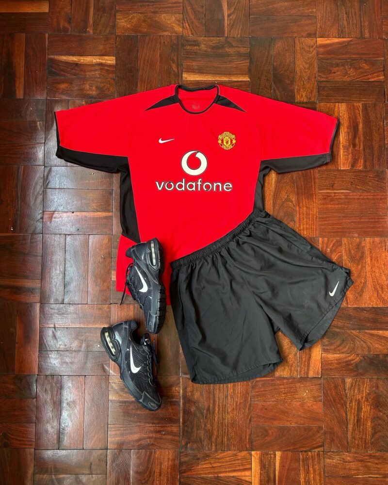 Vintage Manchester United Soccer Jersey (S) - Image 2