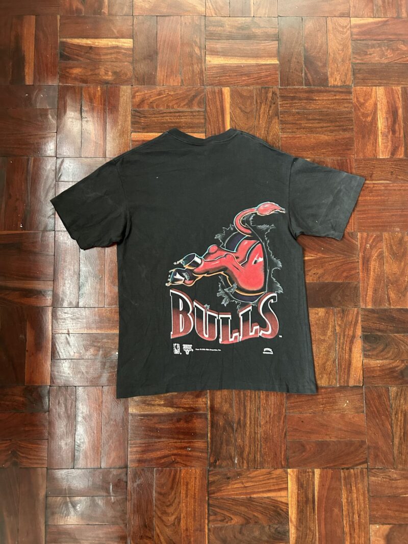 Vintage 1993 Nutmeg Chicago Bulls T-Shirt - Image 4