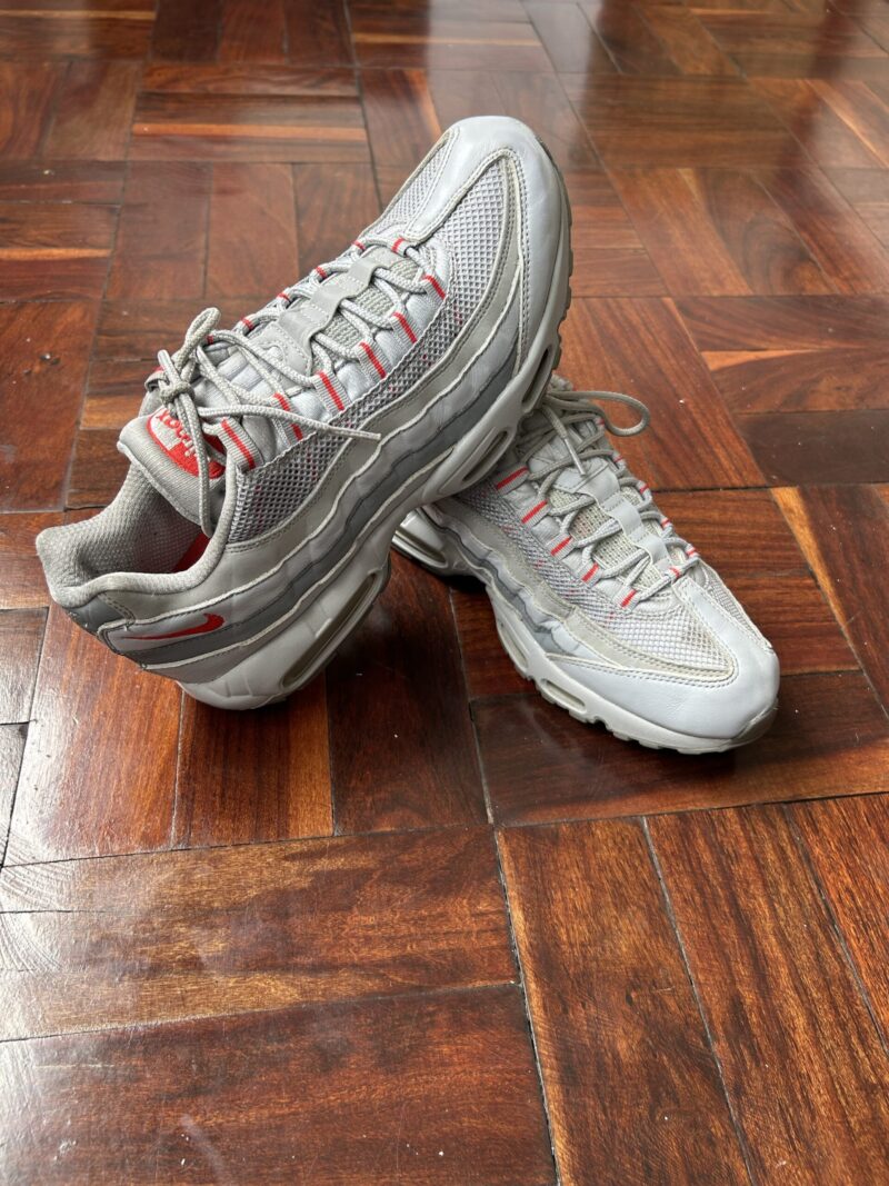 Pre owned Nike Air Max 95