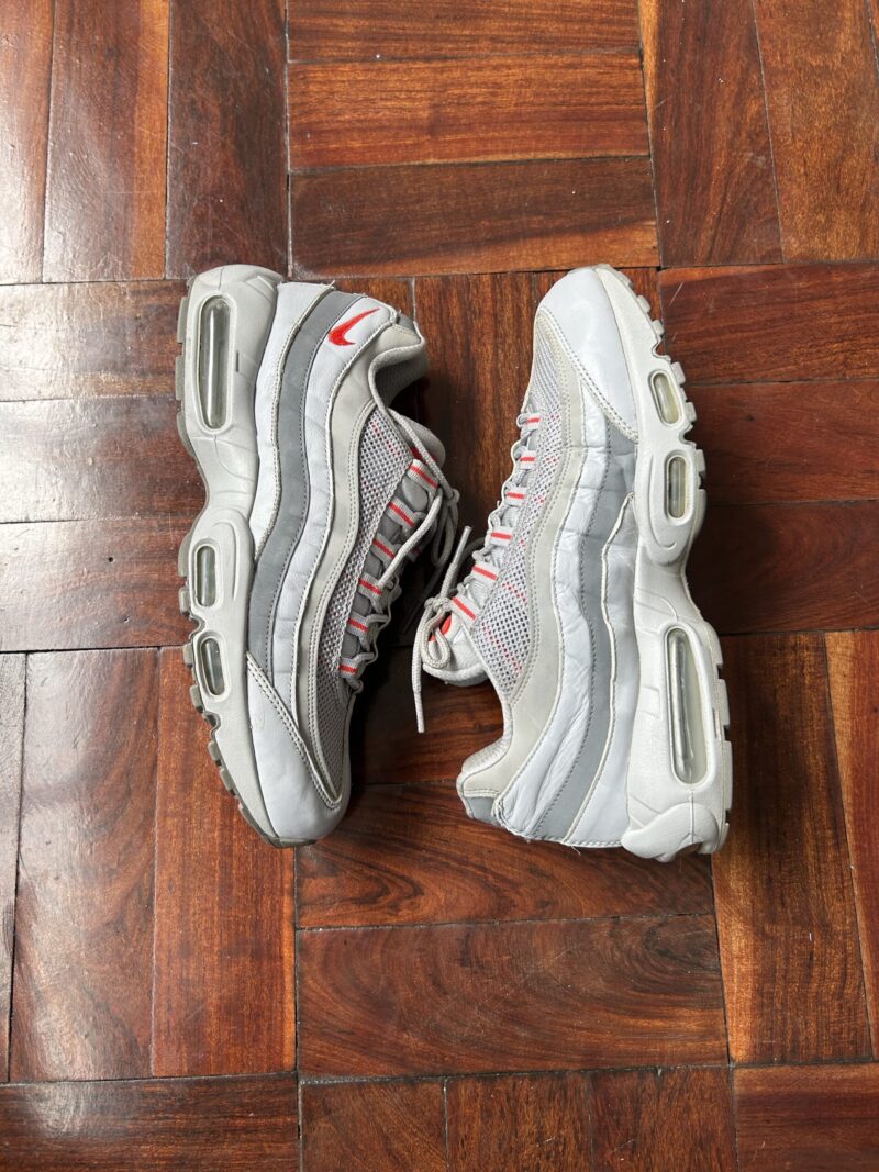 Pre owned Nike Air Max 95 - Image 2