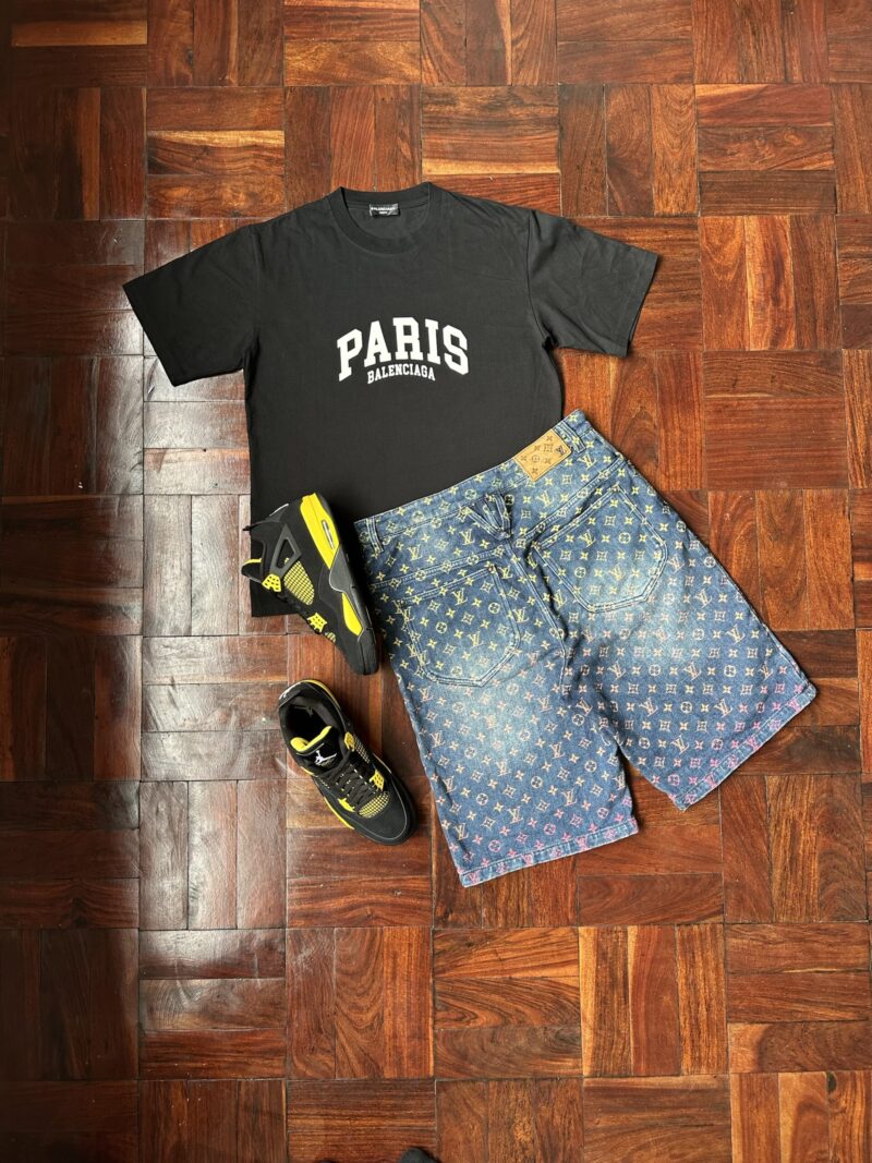 Pre owned Balenciaga Paris T-Shirt - S - Image 4