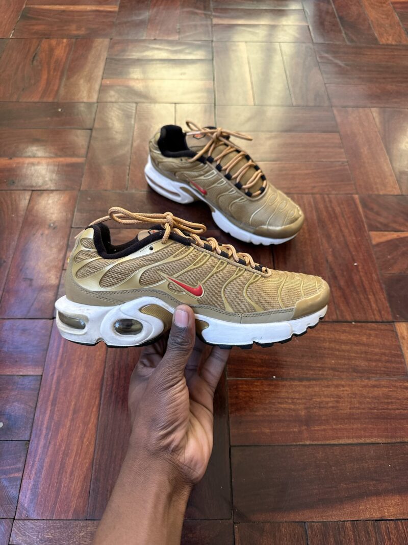 Pre owned Nike Air Max TN - UK6 - Image 4