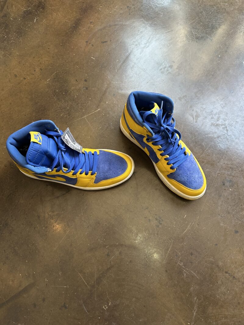 Nike Air Jordan 1 Mid - UK8 - Image 3