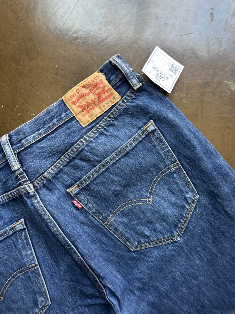 Vintage Levi’s Jeans 501 - 37 - Image 2