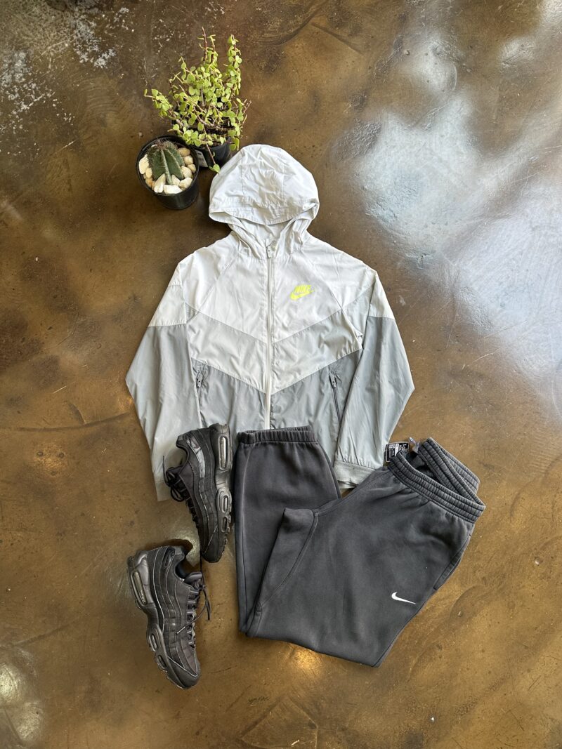 Nike Running Windbreaker - Medium - Image 4